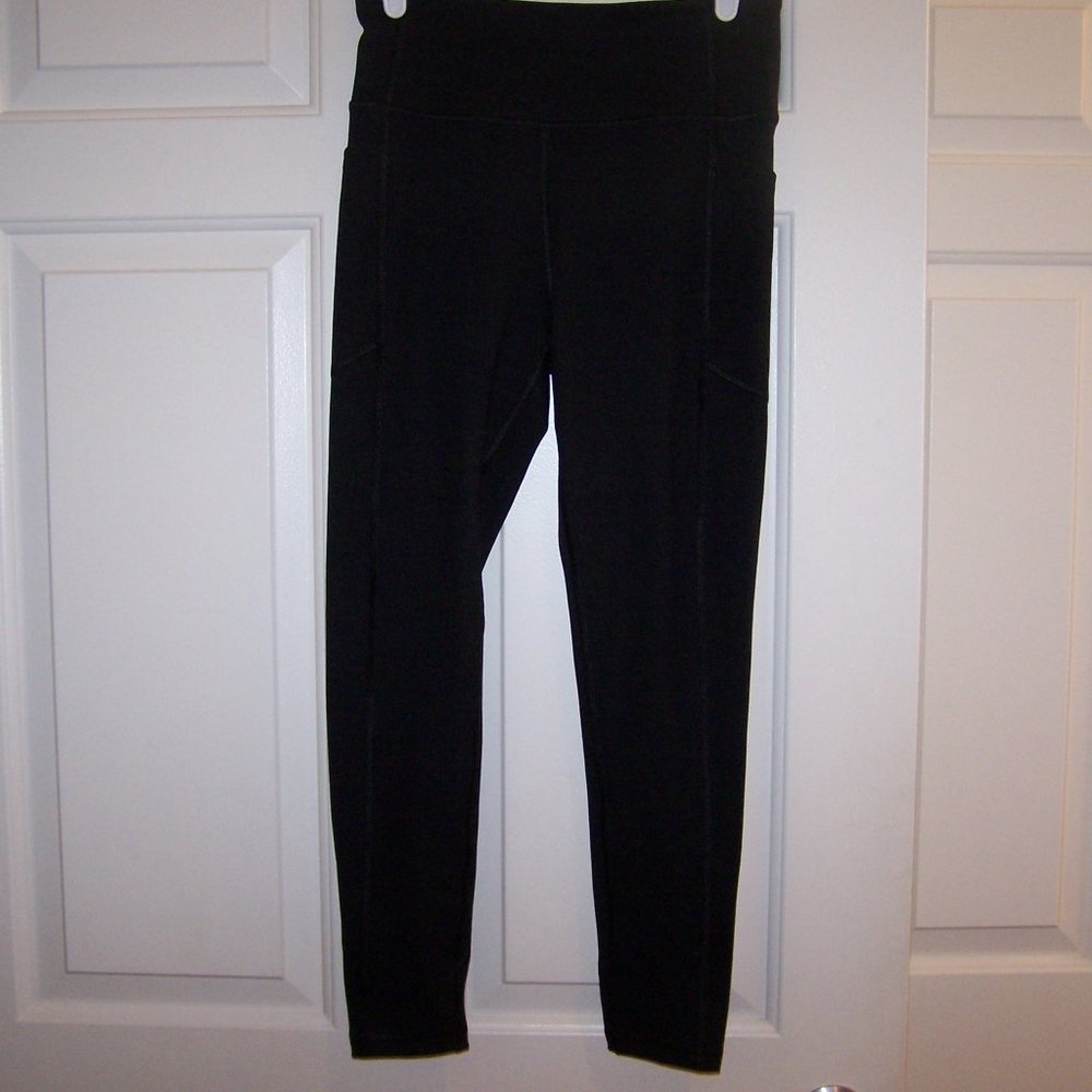 Victoria's Secret Incredible Essential 7/8 Legging Size 8